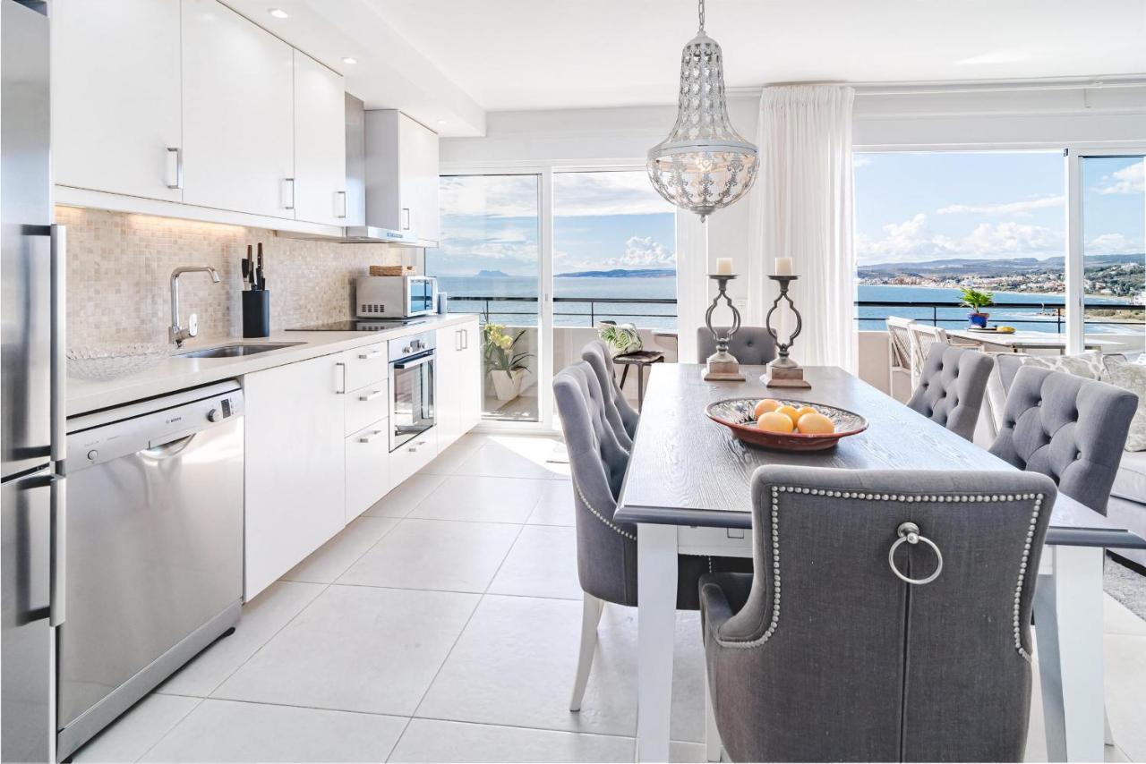 Cp - Modern Beachside Apartment In Estepona Exterior photo